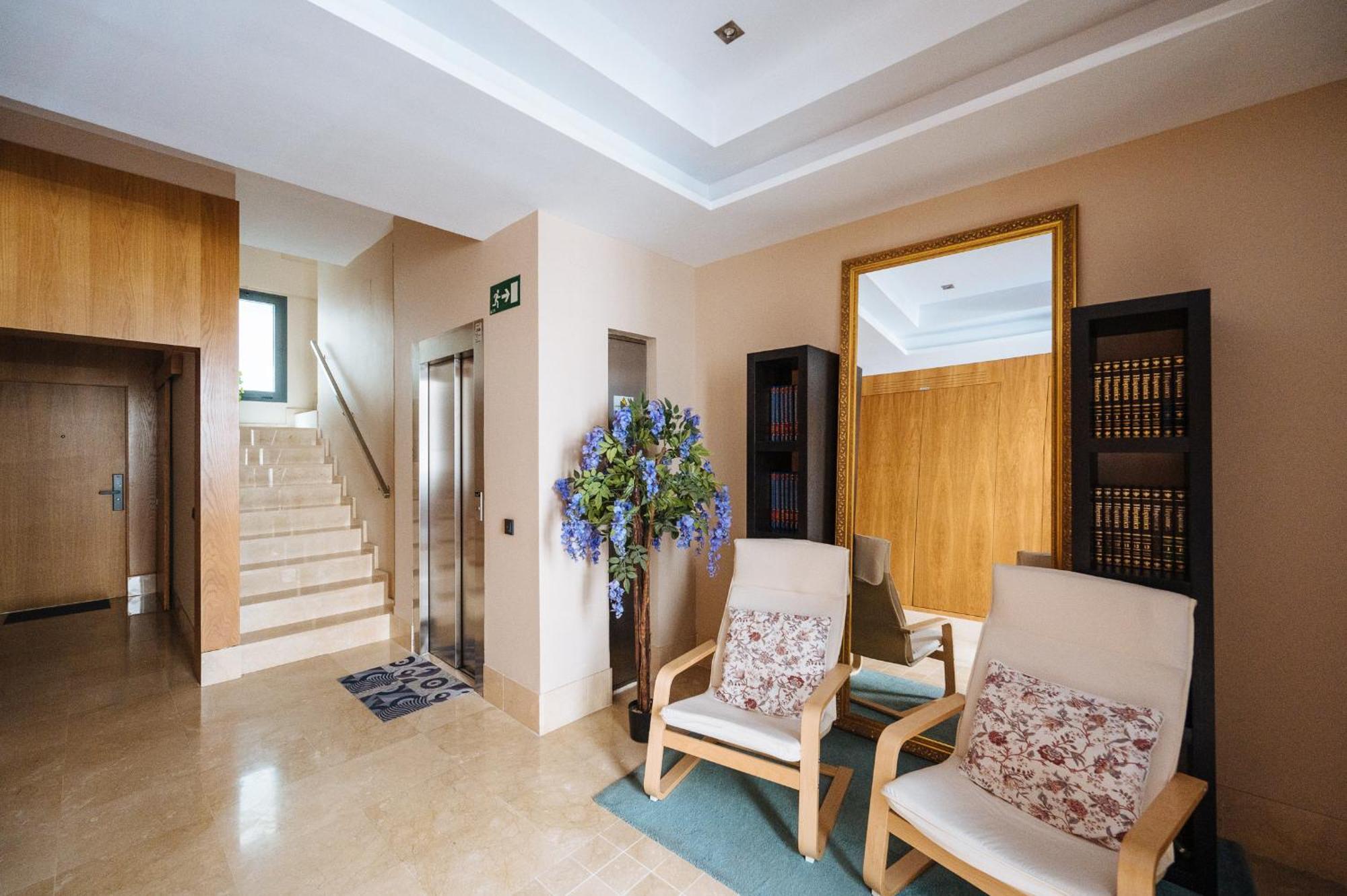 Elegant Duplex 3 Master Bedrooms And Private Siviglia Esterno foto