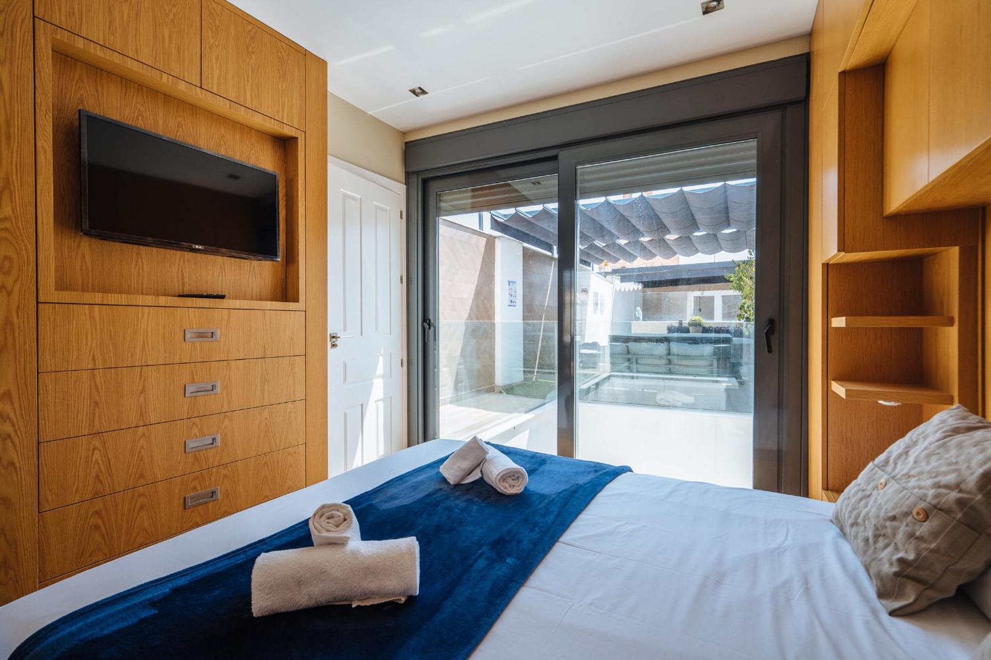 Elegant Duplex 3 Master Bedrooms And Private Siviglia Esterno foto