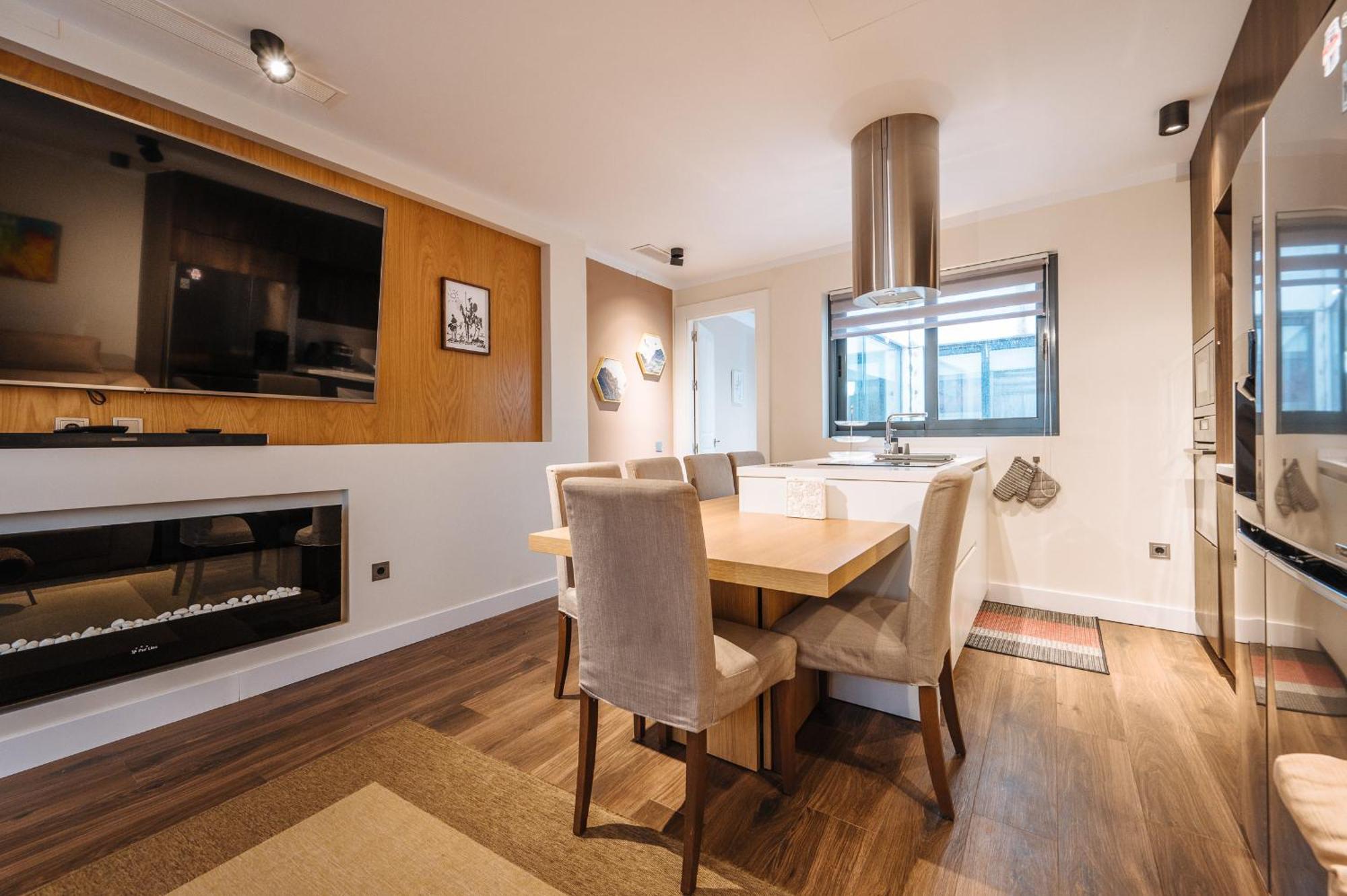Elegant Duplex 3 Master Bedrooms And Private Siviglia Esterno foto