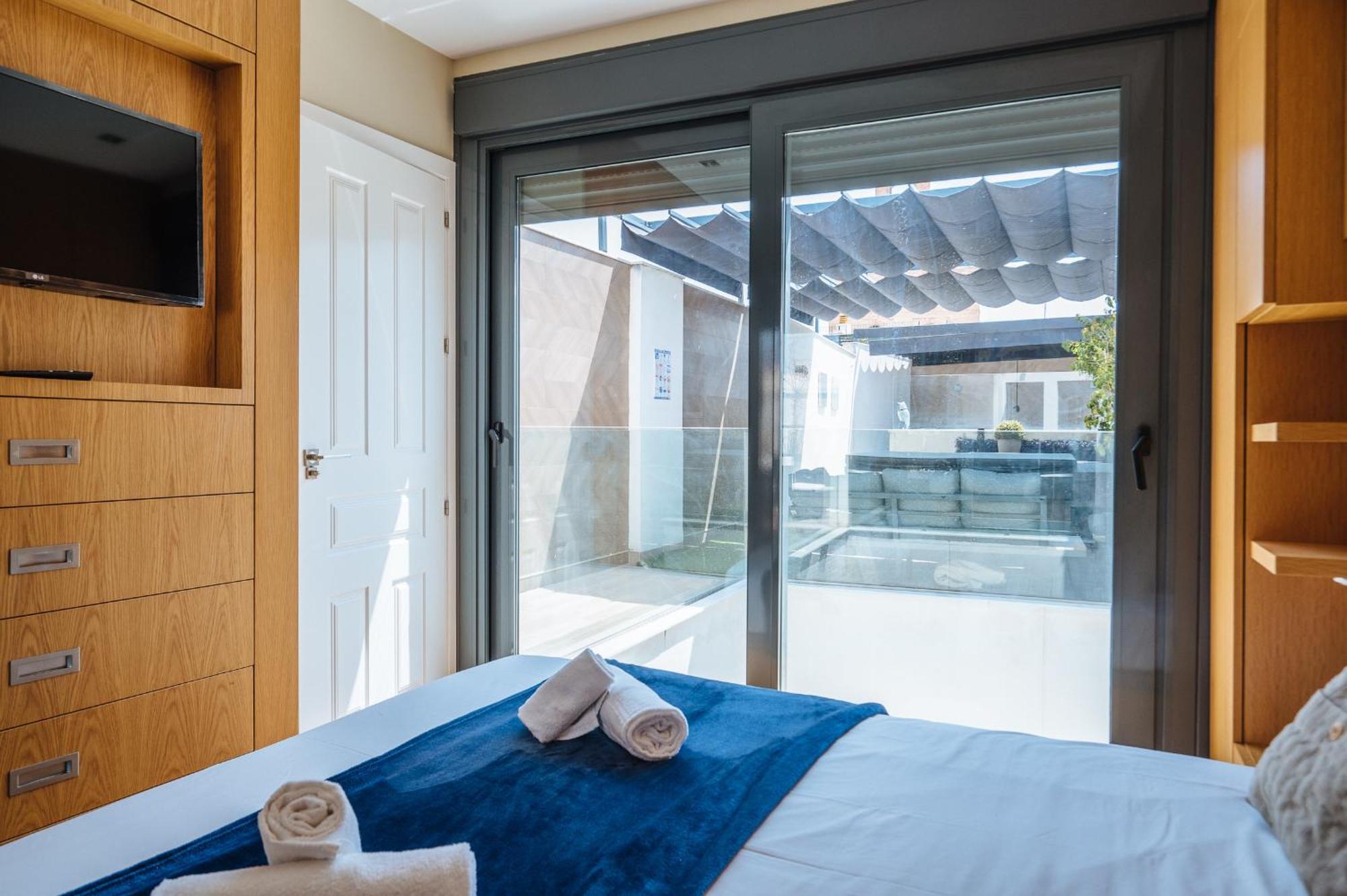 Elegant Duplex 3 Master Bedrooms And Private Siviglia Esterno foto